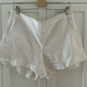 Loft White shorts with scalloped hem, size 14, side zipper.